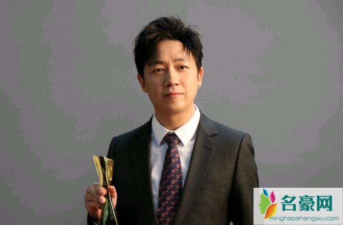 潘粤明为儿子庆生