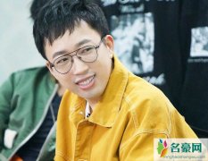 于正深夜秒删视频 于正晒出秦岚素颜飙歌画面又火