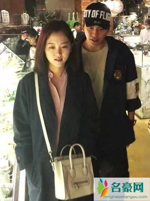 王大陆姜汉娜被传中韩恋人 两人急忙否认还有同行者