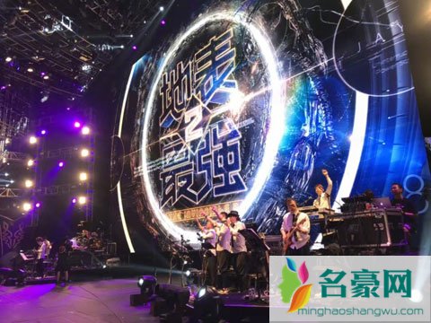 周杰伦演唱会多次被要求唱前任歌曲 任达华喊话听周杰伦歌曲长大