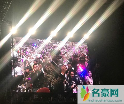 周杰伦演唱会多次被要求唱前任歌曲 任达华喊话听周杰伦歌曲长大