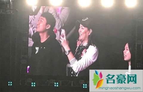 周杰伦演唱会多次被要求唱前任歌曲 任达华喊话听周杰伦歌曲长大