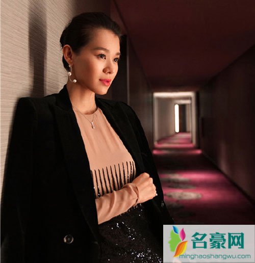 胡杏儿产后发际线靠后引发怀孕恐惧 本人亲自回应让大家不要害怕