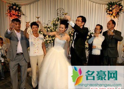 吴启华前任老婆是谁 吴启华泰国老婆