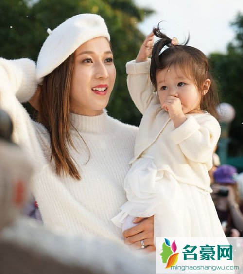 曝钟嘉欣成功怀上二胎 这下好彩妹复出拍戏是遥遥无望了