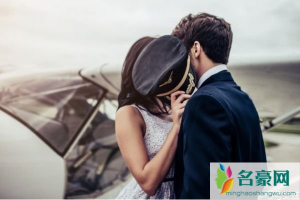 婚姻到什么程度该离婚 夫妻有以下特征不离婚也形同陌路