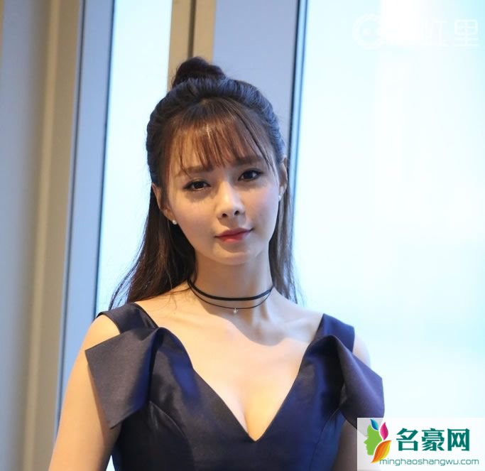 沈梦辰空气刘海发型图