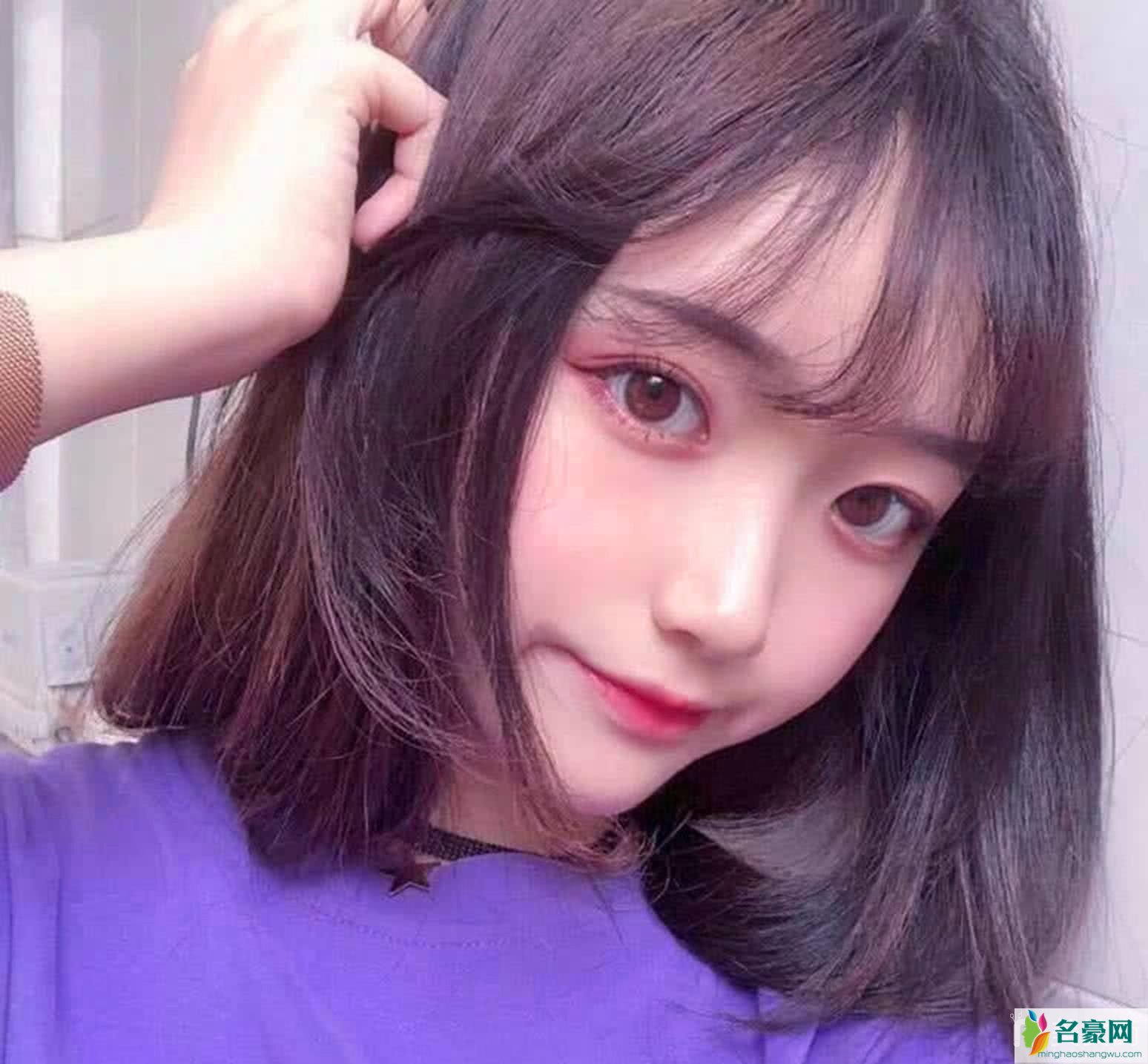 2019女生短发发型_好看的短发发型女生2019_2019最火的女生发型图片2