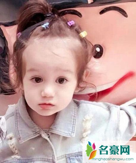 儿童短发马尾扎发发型