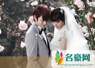 金希澈郭雪芙夫妇婚纱照结婚照 金希澈郭雪芙接吻吻戏