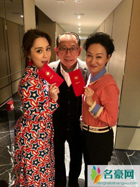 杨受成为钟欣潼出嫁送豪华嫁妆 下半年演唱会后举行婚礼