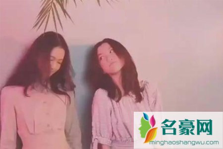 李嫣与闺蜜合体拍写真 气质十足气场全开