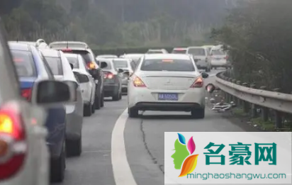 2021国庆节高速公路上会比往年更堵车吗3