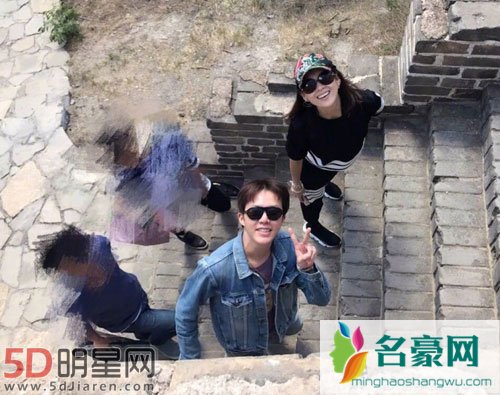 母亲节相约爬长城 陈学冬晒章子怡黄晓明等合照