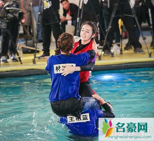 奔跑吧仿妆比拼 迪丽热巴美艳唐艺昕可爱