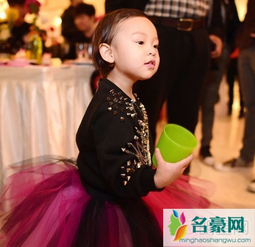 李小璐女儿近期照片现在照片 李小璐女儿庆生