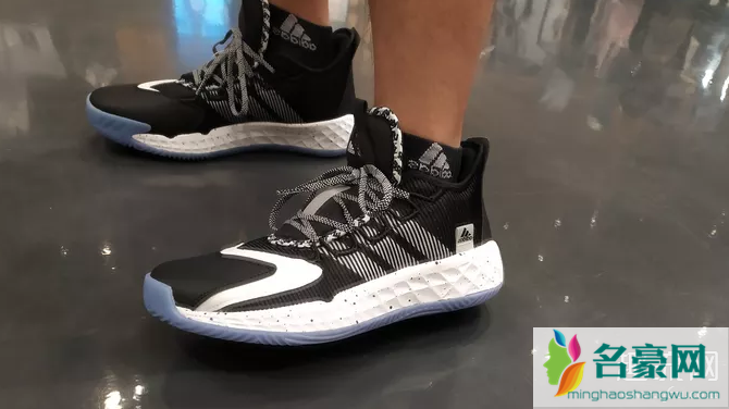 pro boost测评：上脚偏硬，实战会香吗？