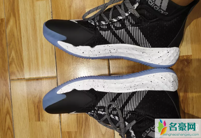 pro boost测评：上脚偏硬，实战会香吗？