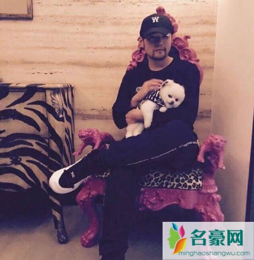 周杰伦最爱珍珠奶茶 即使被大家调侃发福圆润也不愿放弃