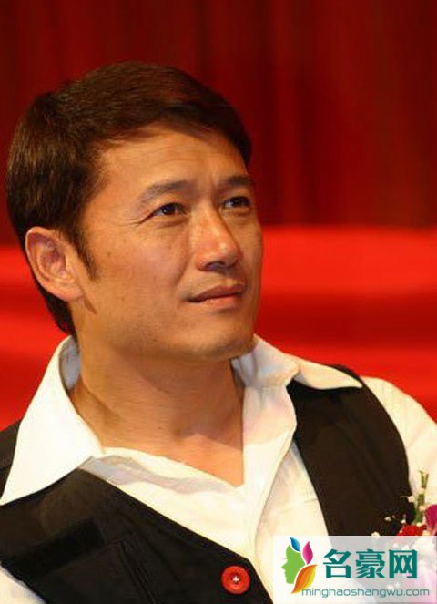 金枝玉叶苗侨伟吻戏 雷霆扫毒苗侨伟吻戏