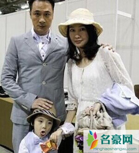 吴镇宇和老婆差几岁 吴镇宇老婆多大了