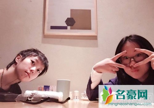 窦靖童窦家媛姐妹同框 少女气息满满