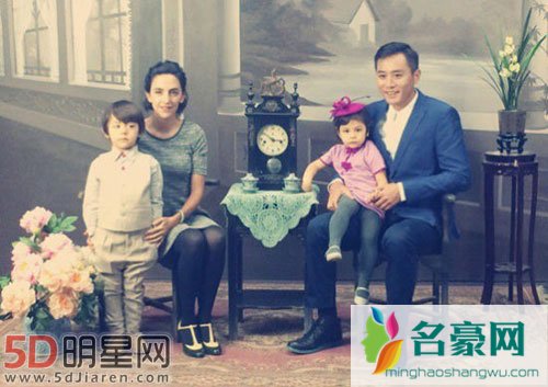刘烨晒诺一霓娜最新照 为太姥姥庆百岁生日