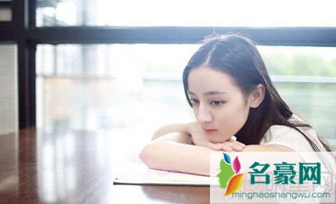 迪丽热巴就是照片曝光 五官精致眼睛明丽
