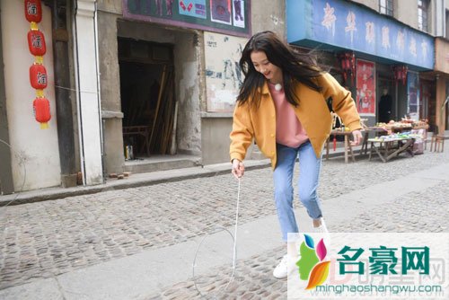 关晓彤上奔跑吧 学霸称号引热议
