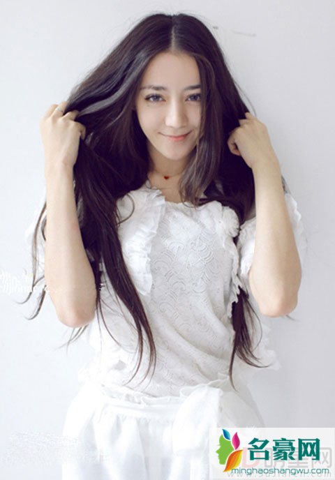 鹿晗自曝想找圈内女友 《奔跑吧》发布会迪丽热巴受宠
