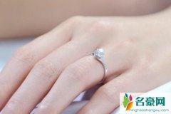 求婚戒指和结婚戒指一样吗，订婚戒指和结婚戒指一