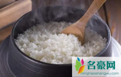 米饭馊了怎么把味去掉 吃了馊的米饭会怎样