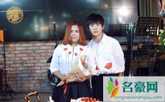 《熟悉的味道》易烊千玺与妈妈穿亲子装 三小只同
