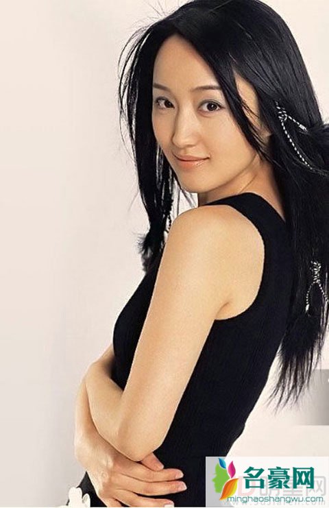 杨钰莹近照如少女 似乎走出了豪门阴影