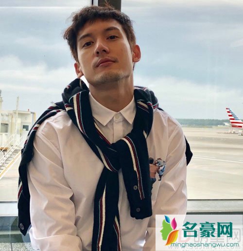 关智斌遭车祸追尾 事故后微博报平安