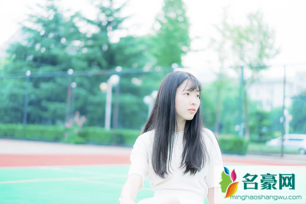 婚后男生是否要交工资卡 男生应不应该交工资卡 