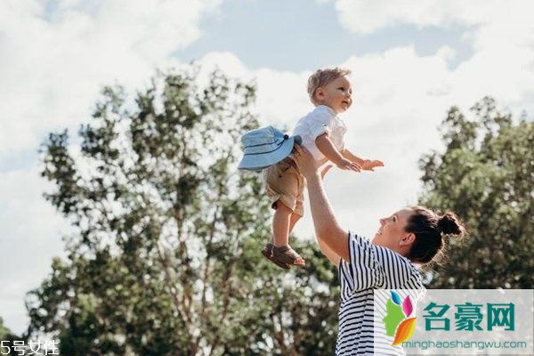 老婆不愿意生孩子怎么办 老婆为什么不愿意生孩子
