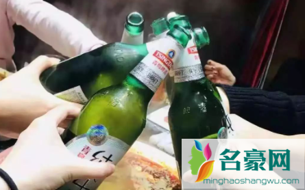 啤酒对瓶吹为什么容易醉2