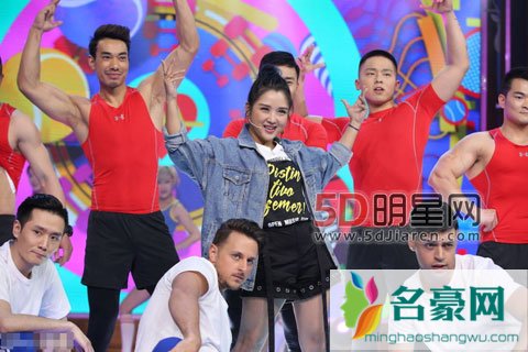 何洁颖儿做客天天向上聊减肥话题 颖儿天天向上曝减肥秘籍引关注