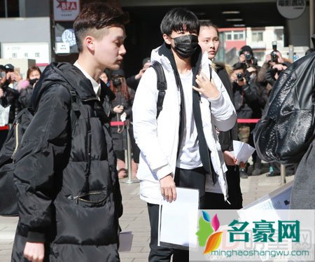 王俊凯参加北电三试引众人围观