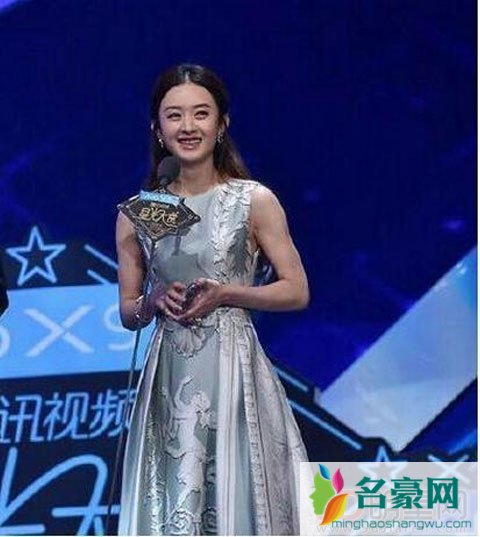 赵丽颖清华大学拍照 键盘侠不留口德令人心寒