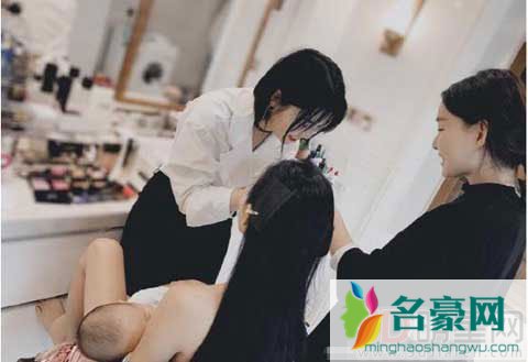张嘉倪老公半夜发妻子喂奶照 遭网友群喷恶心人