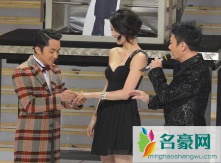 王祖蓝李亚男接吻 王祖蓝向李亚男求婚