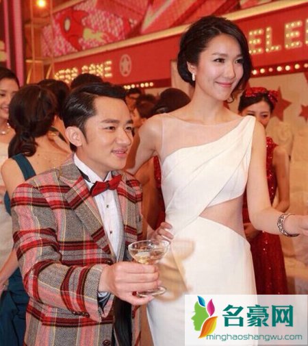 王祖蓝李亚男接吻 王祖蓝向李亚男求婚