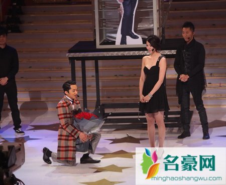 王祖蓝李亚男接吻 王祖蓝向李亚男求婚