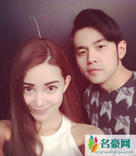 昆凌染发周杰伦作陪 耗时一天宠妻力满分
