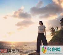 阿娇光棍节秀恩爱 晒与男友海边合照