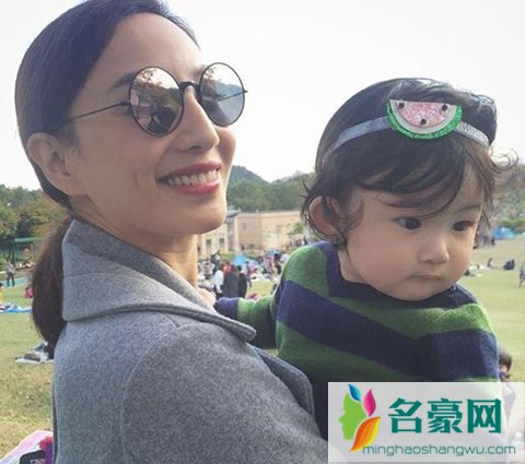 郑希怡遇见王沥川里饰演的Jeanette Sue资料及结局 郑希怡女儿什么病