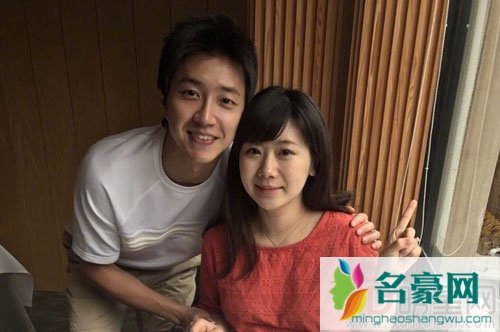 福原爱生日江宏杰晒照 照片是女儿可爱脚丫