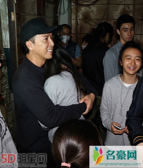 吴君如新片《妖妖铃》助阵圣诞档 甄子丹带女儿探班被吓哭